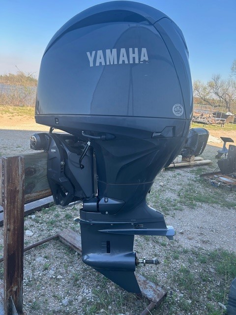 Yamaha F150LC