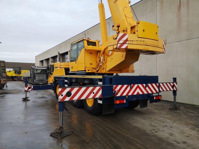 Liebherr LTM 1055-3.1 - Image 8